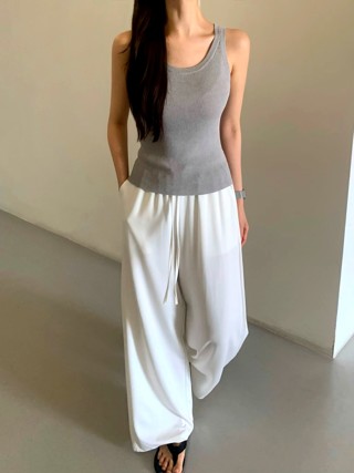 灰色