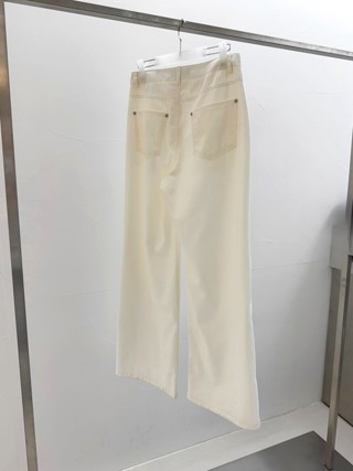 白色