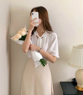 白色