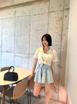 蓝色