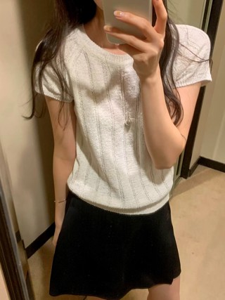 白色
