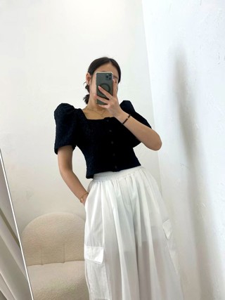 黑色