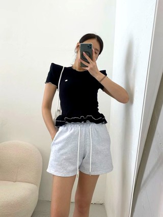 灰色