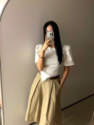 白色