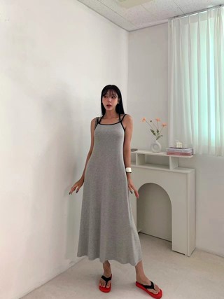 灰色