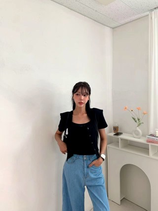 黑色