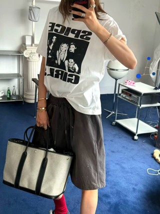白色