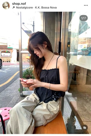 黑色