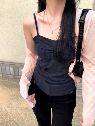 黑色
