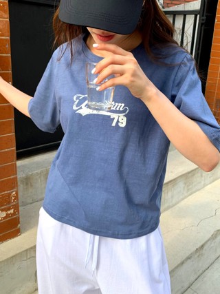 蓝色