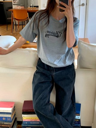 灰色