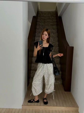 黑色