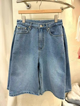 蓝色