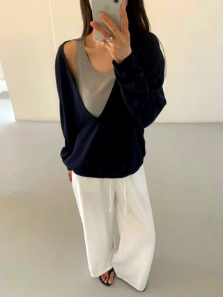深蓝色