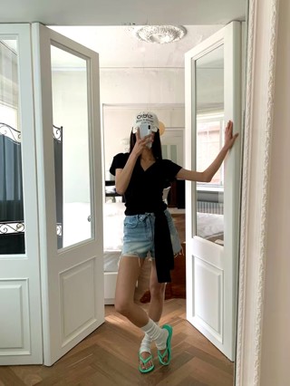 黑色