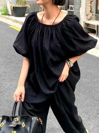 黑色