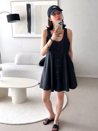 黑色