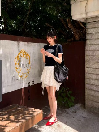 黑色