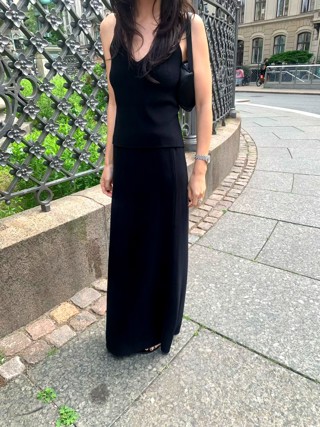 黑色