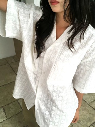 黑色