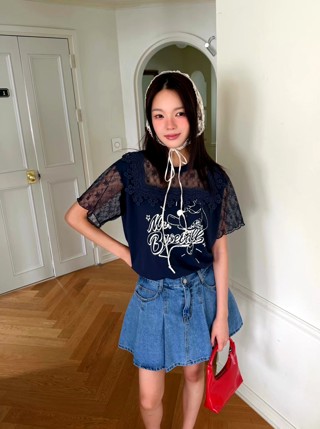 深蓝色