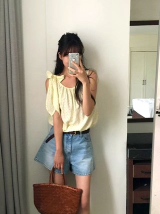 黄色