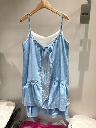 蓝色