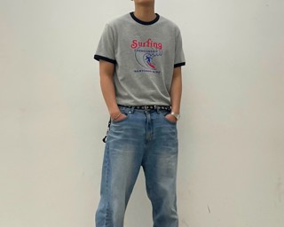 灰色