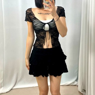 黑色