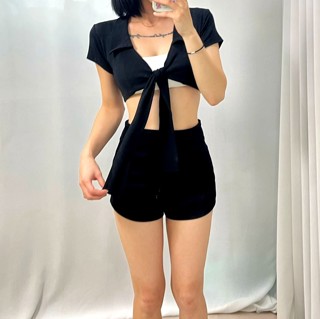 黑色