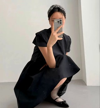 黑色