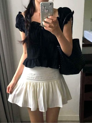 黑色