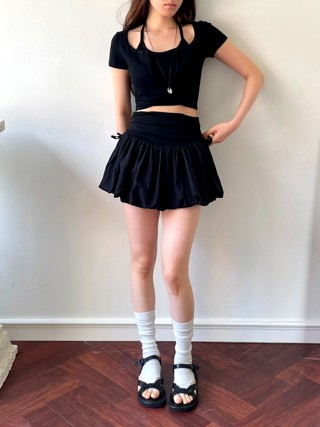 黑色