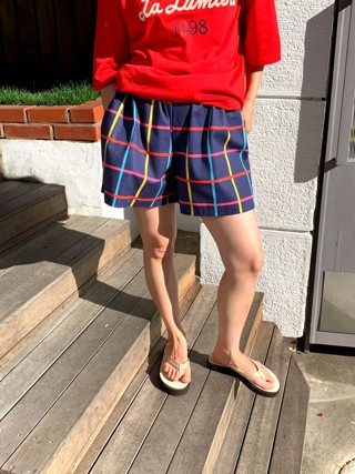 深蓝色