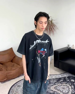 黑色