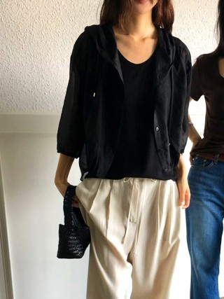 黑色