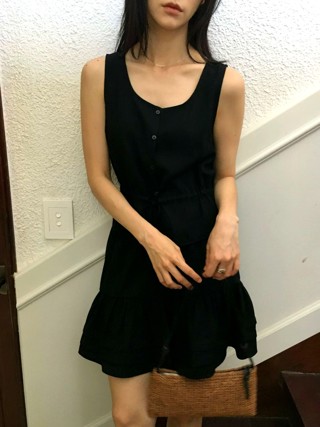 黑色
