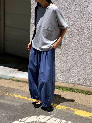 蓝色
