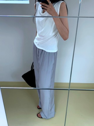 灰色