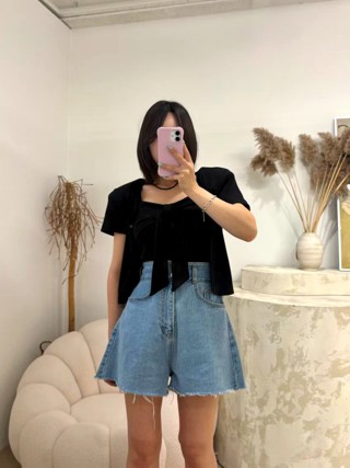 黑色