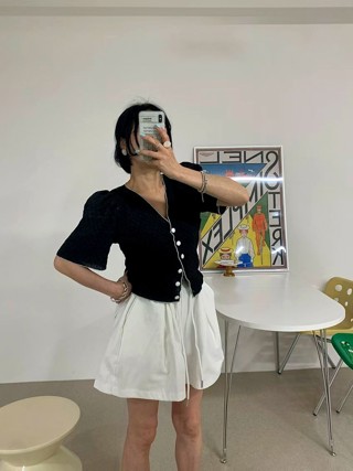黑色