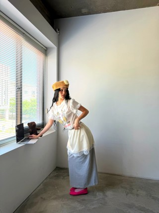 灰色