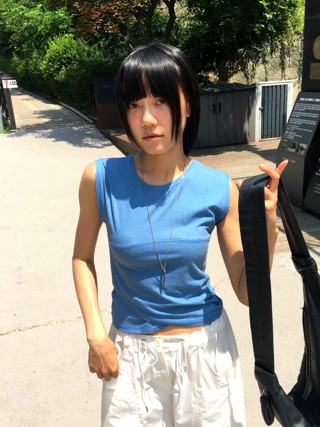 蓝色