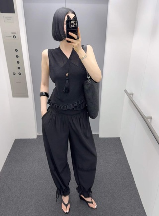 黑色