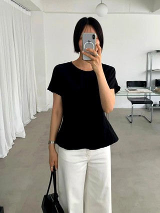 黑色
