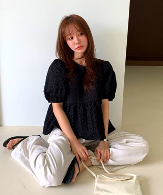 黑色