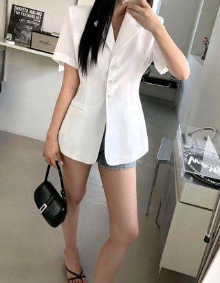 白色