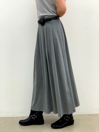 灰色