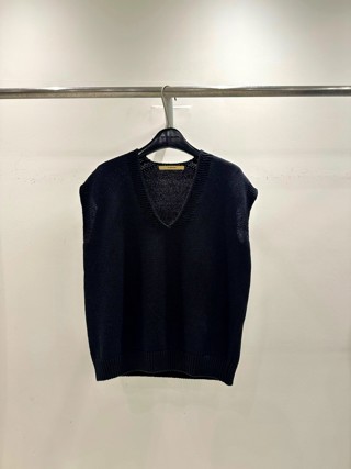 深蓝色