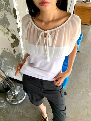 白色